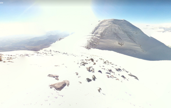 Mt. Elbrus, above the col – 3D view